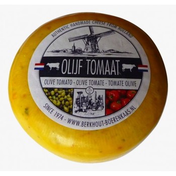 Сыр Голландский , фермерский OLIJF TOMAAT (оливки и томаты)  500 г